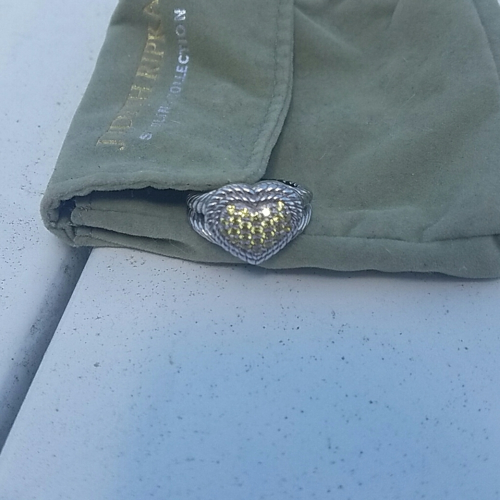 Beautiful Judith Ripka silver ring